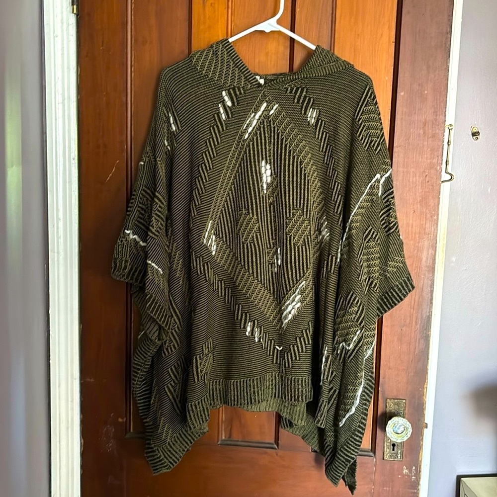 Ecoté hooded poncho, Urban Outfitters, Unique Knit